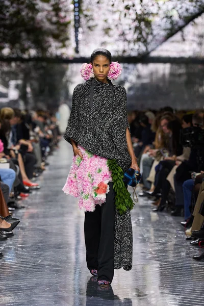 Look 54